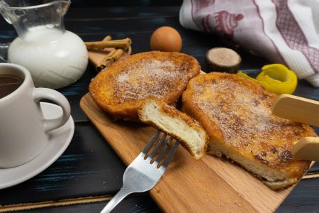 O pão de frigideira é uma alternativa prática para variar o café da manhã ou o lanche da tarde.