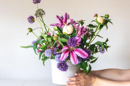 Truque de florista ajuda a manter flores cortadas bonitas por mais tempo