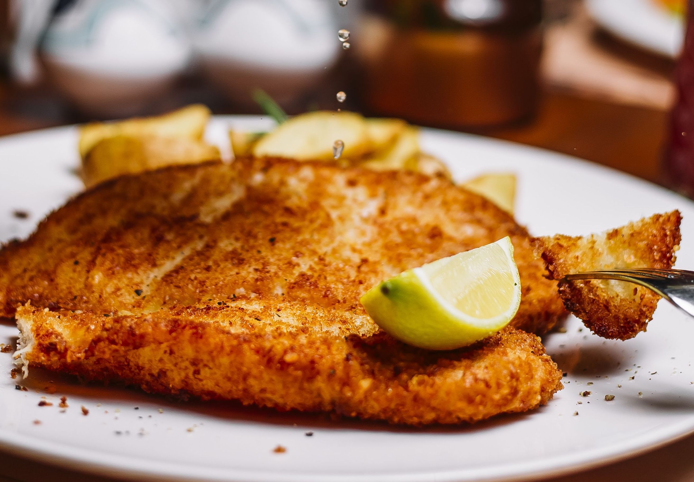 Chefs revelam o segredo para fazer peixe na frigideira sem grudar
