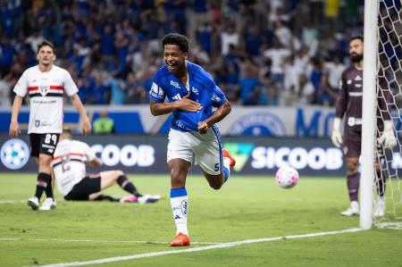 Zé Lucas Cruzeiro